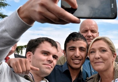 Critique de la synthèse du populismeet du national-socialisme(Refondation Progressiste 2003)